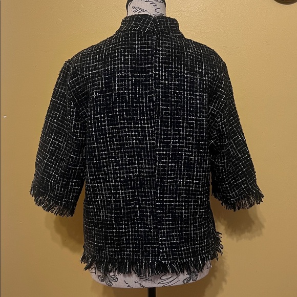 Zara Black and White Textured Top. Distressed women size L - Picture 8 of 11